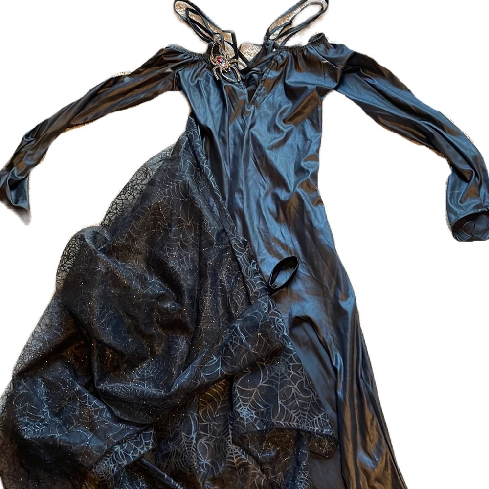 Spirit small black spider queen/sorceress/witch costume